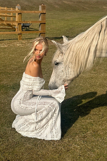 Celestia Schulterfreies Spitzen - Maxikleid - Livezo