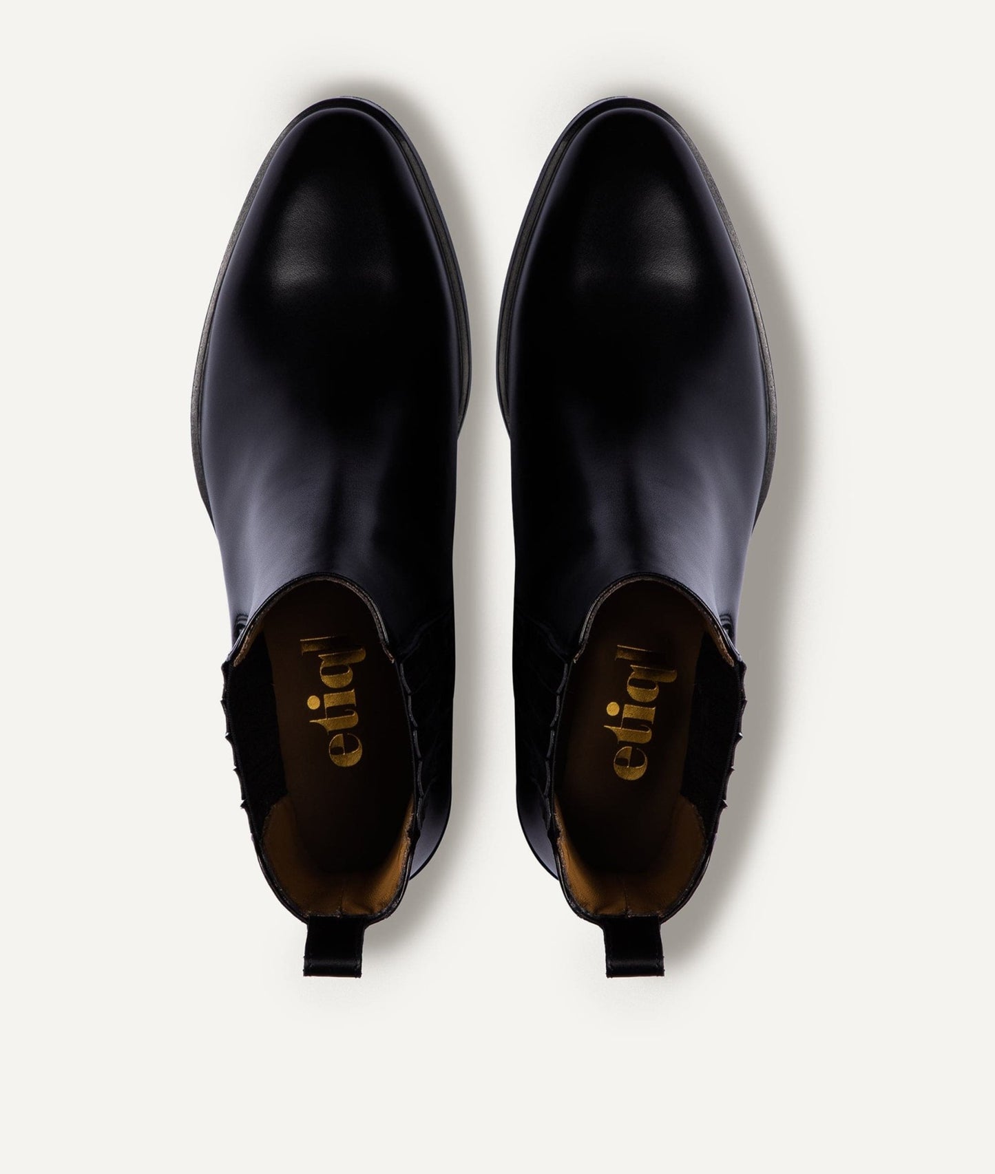 Chelsea Bootie in Calf Leather - Zeitlose Eleganz - Livezo
