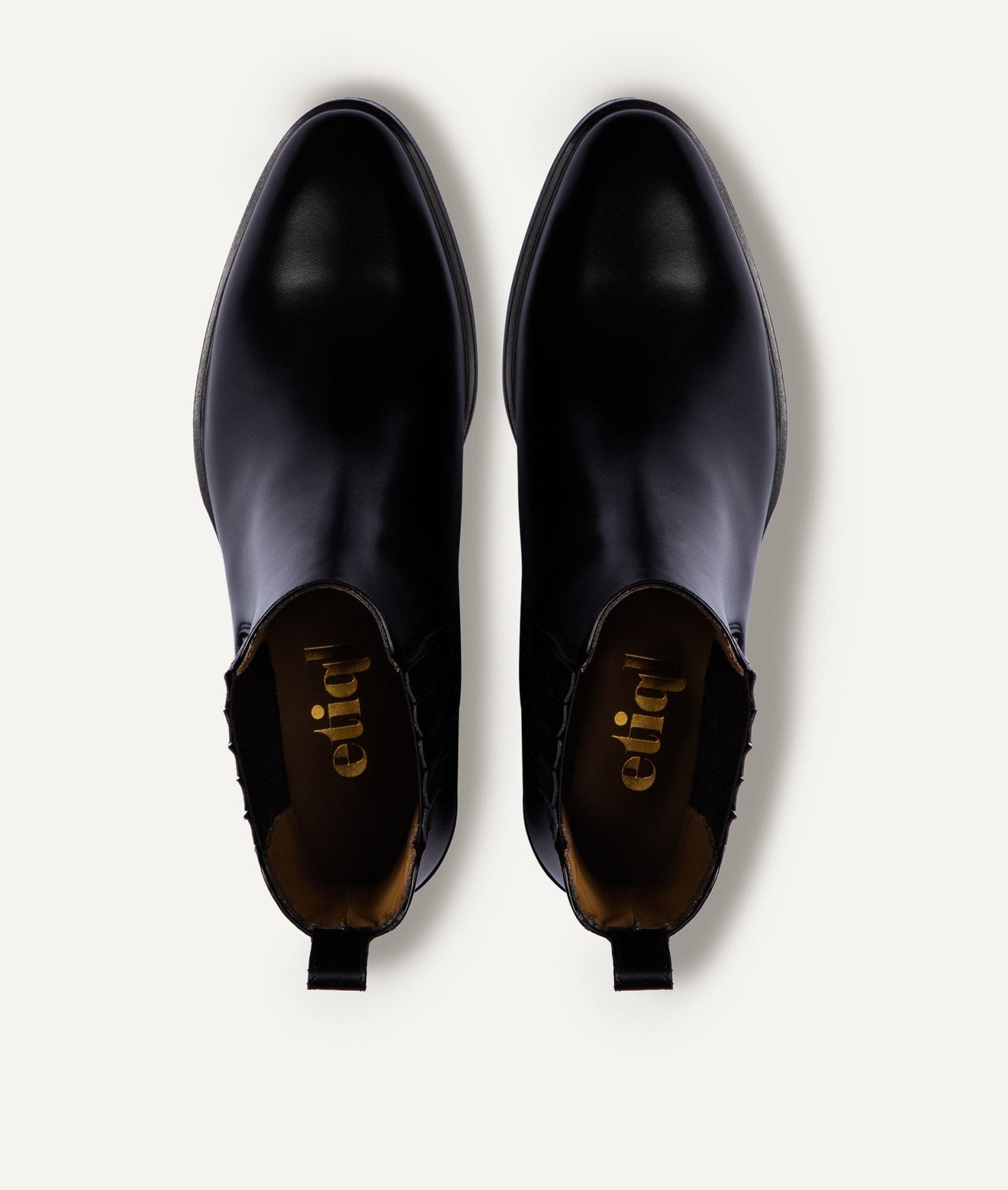 Chelsea Bootie in Calf Leather - Zeitlose Eleganz - Livezo