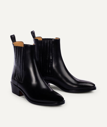 Chelsea Bootie in Calf Leather - Zeitlose Eleganz - Livezo