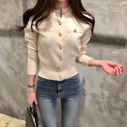 Claudia - Enge Strickjacke für Frauen - Livezo