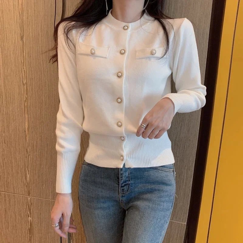 Claudia - Enge Strickjacke für Frauen - Livezo