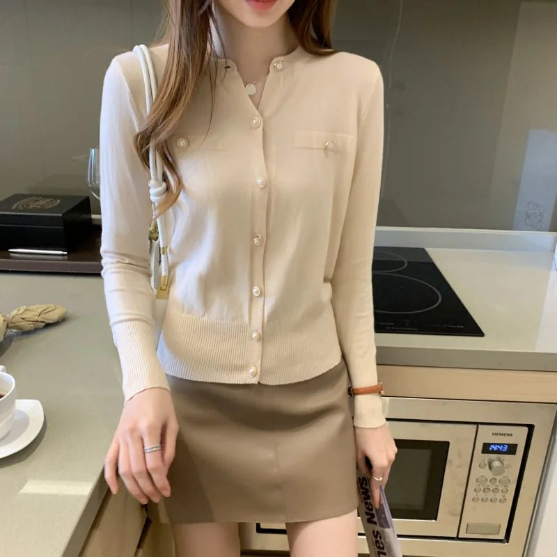 Claudia - Enge Strickjacke für Frauen - Livezo