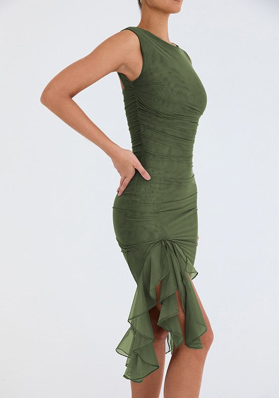 Chic Elegance: Das stilvolle geraffte Etuikleid