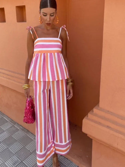 Lebhaft bedrucktes zweiteiliges Sommeroutfit