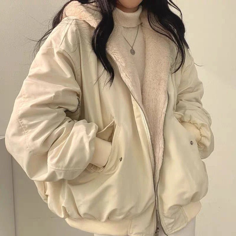 Elise - Übergroße Jacke mit Plüschfutter und Kapuze - Livezo