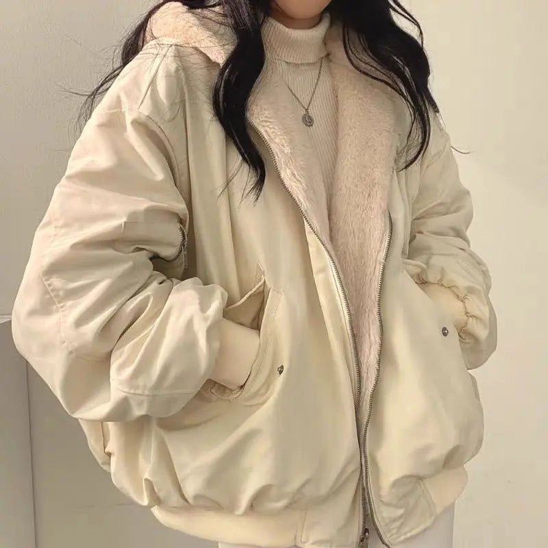 Elise - Übergroße Jacke mit Plüschfutter und Kapuze - Livezo