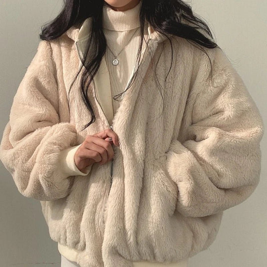 Elise - Übergroße Jacke mit Plüschfutter und Kapuze - Livezo
