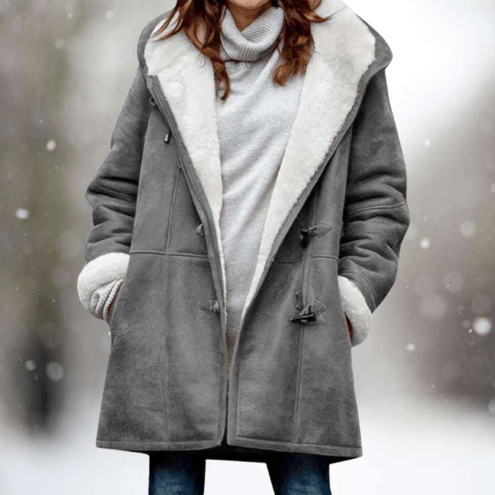 Elke - Hochwertige Fleecejacke aus Wildleder mit halblanger Kapuze - Livezo