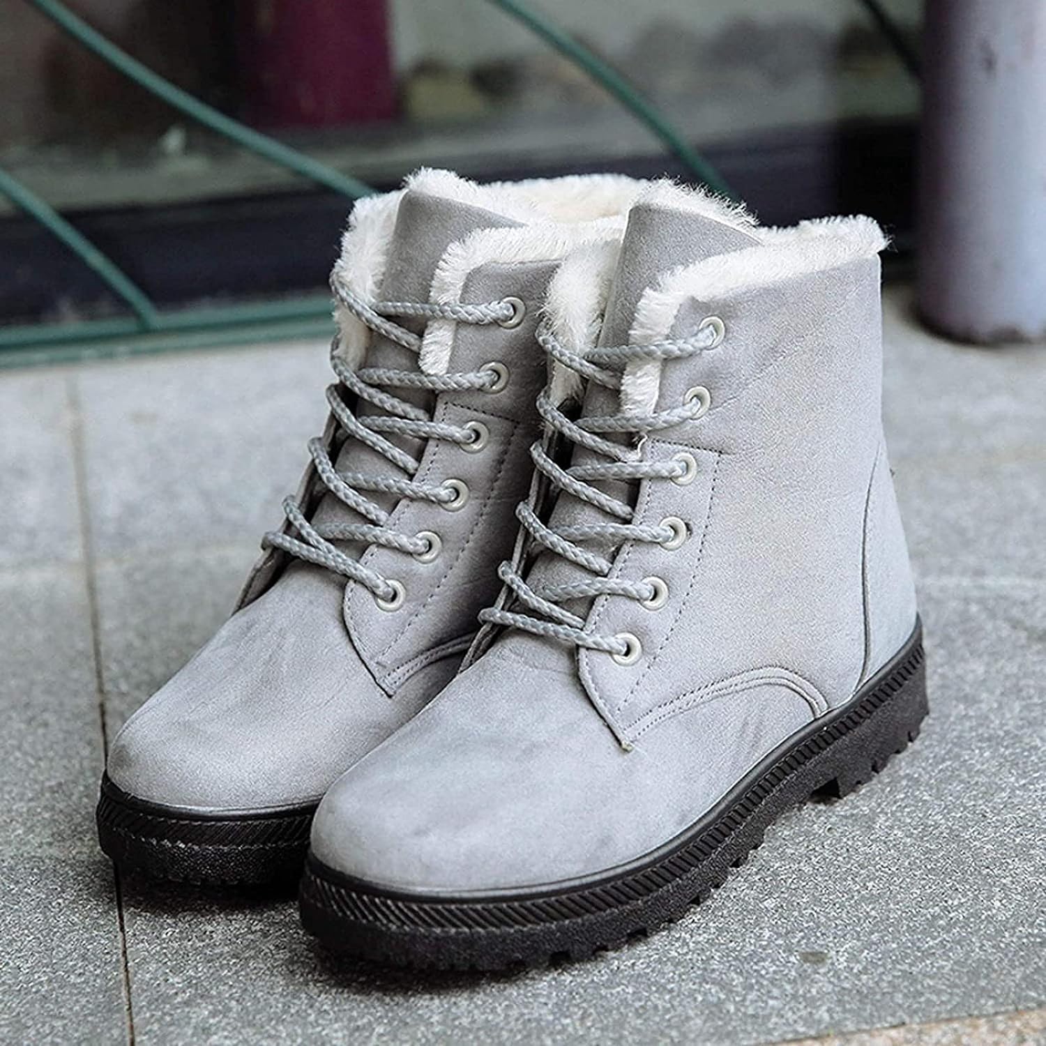 Emma - Rutschfeste Schneestiefel mit Schnürsenkeln - Livezo