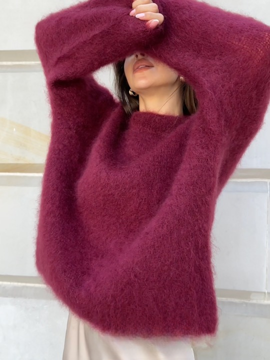 Gemütlicher weicher Mohair-Strickpullover
