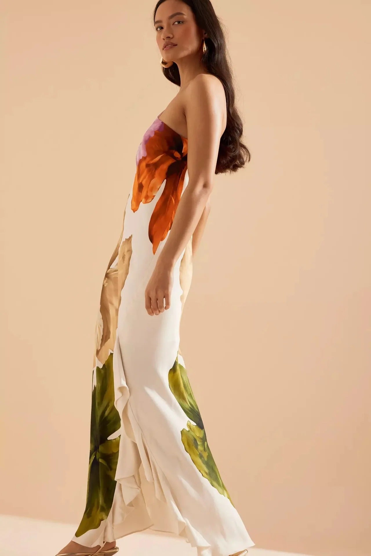 Florales Maxikleid mit einer Schulter, Rüschensaum und Spaghettiträgern - Livezo