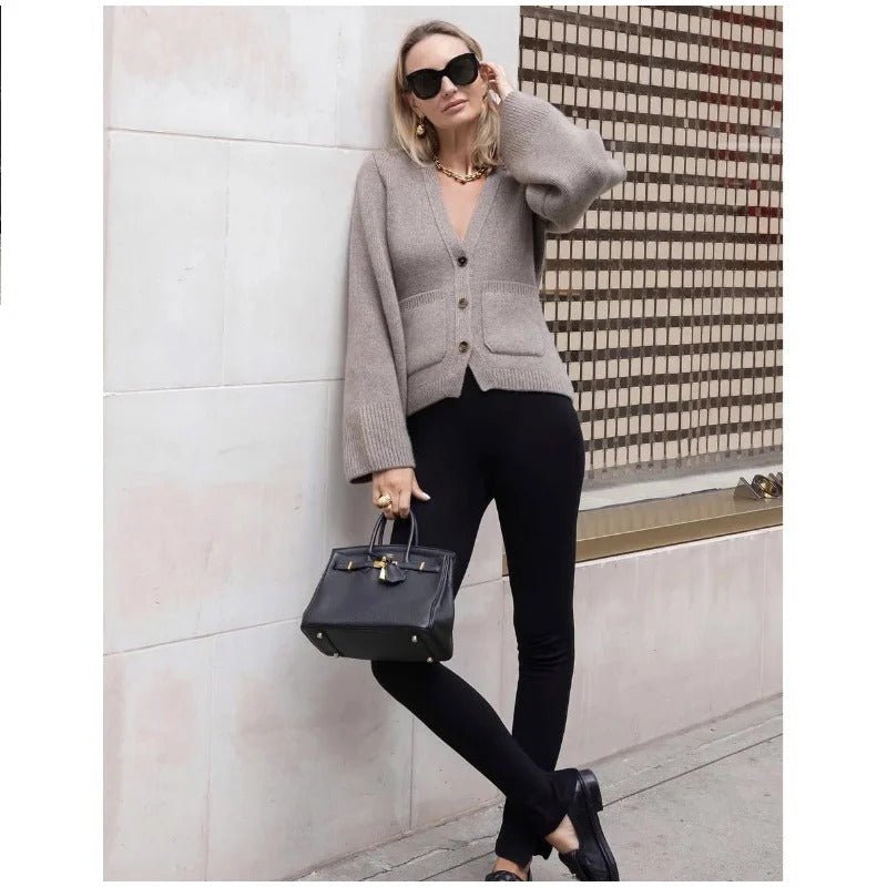 Gemütliche klassische Strickjacke für Damen - Livezo