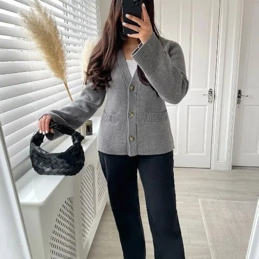 Gemütliche klassische Strickjacke für Damen - Livezo