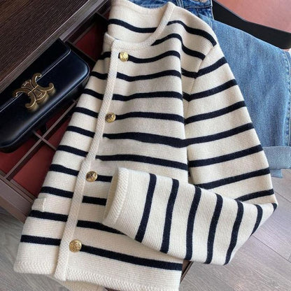 Gemütlicher gestreifter Strickpullover für den Herbst - Livezo