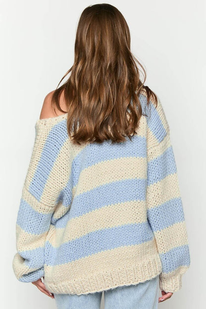 Gemütlicher gestreifter Strickpullover mit Ausschnitt über der Schulter - Livezo