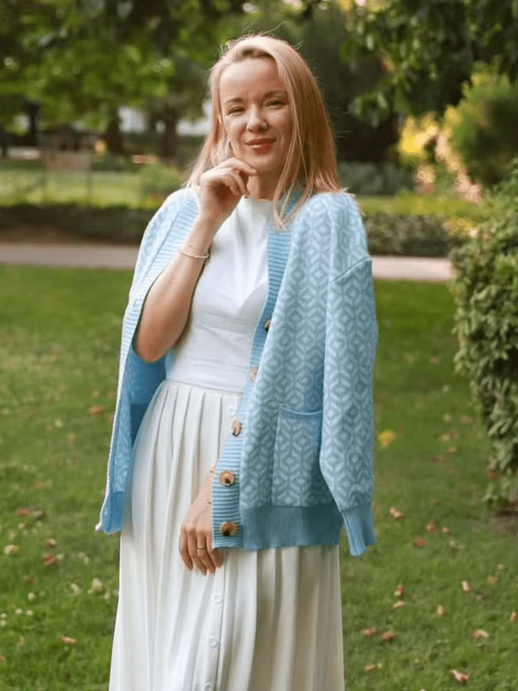 Gemütlicher Strick - Cardigan mit geometrischem Muster und Knöpfen - Livezo