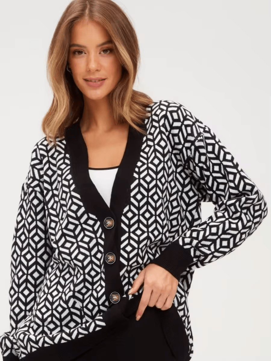 Gemütlicher Strick - Cardigan mit geometrischem Muster und Knöpfen - Livezo