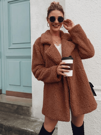 Gemütlicher Teddy - Plüsch - Kurzmantel mit Reverskragen - Livezo