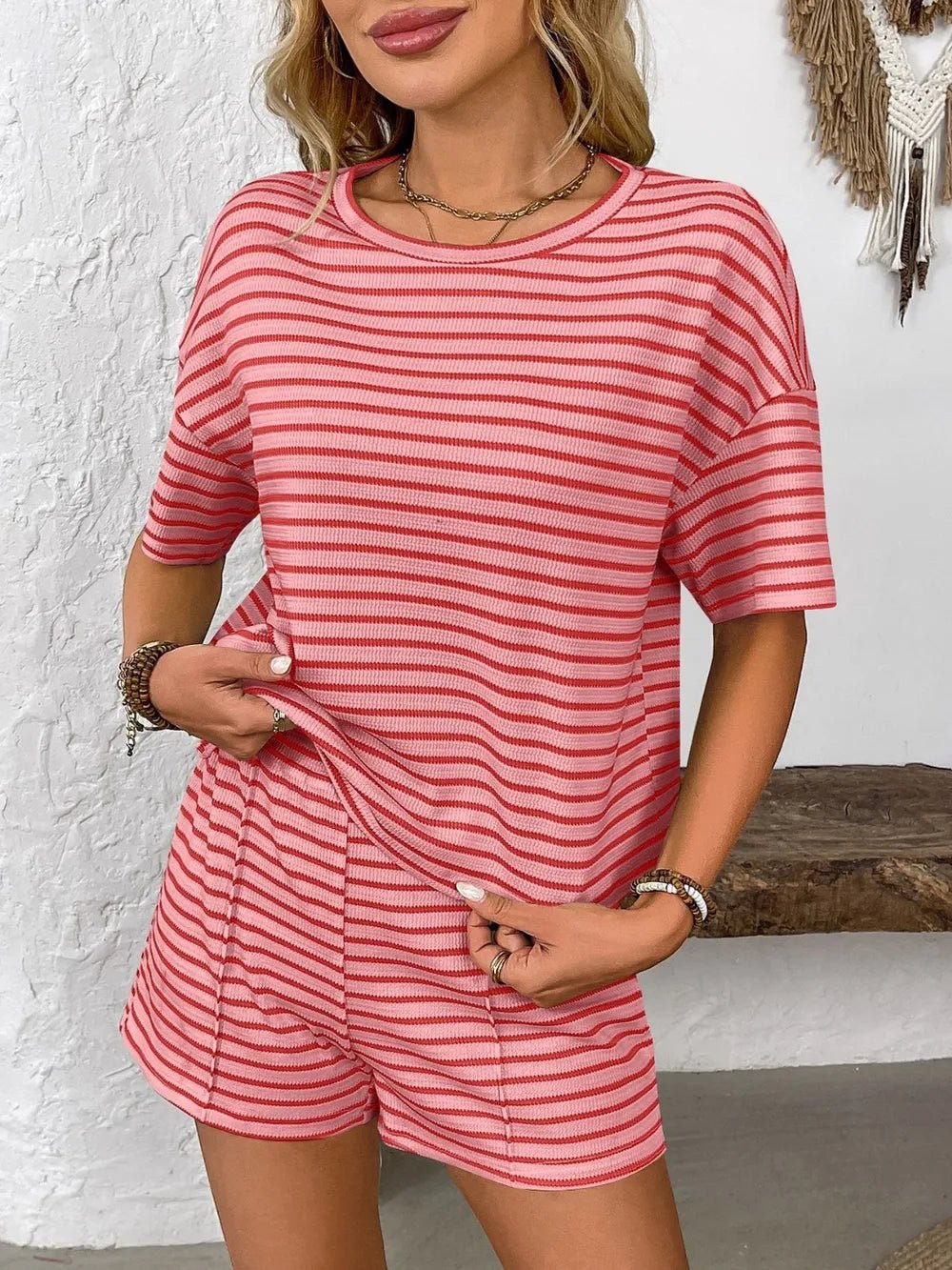 Gestreiftes Kurzarm - Top und Shorts Set mit Rundhalsausschnitt - Livezo