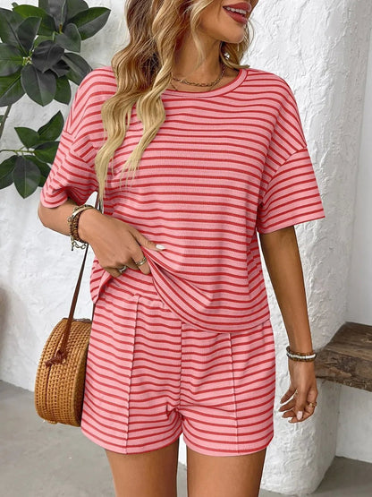 Gestreiftes Kurzarm - Top und Shorts Set mit Rundhalsausschnitt - Livezo
