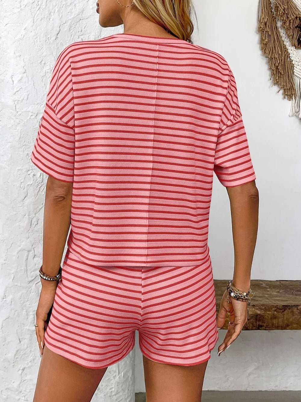 Gestreiftes Kurzarm - Top und Shorts Set mit Rundhalsausschnitt - Livezo