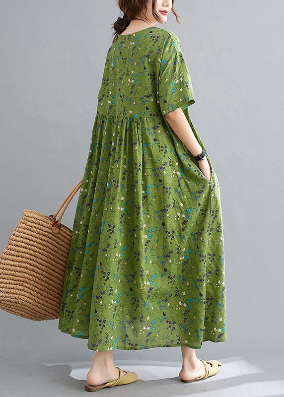 Grünes Maxikleid mit Rundhalsausschnitt und Halbärmeln im Kreis - Print Sommerstil - Livezo