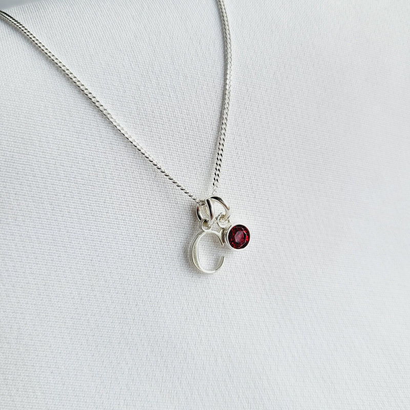 Birthstone Initial Necklace - Trage deine Kinder immer nah bei dir