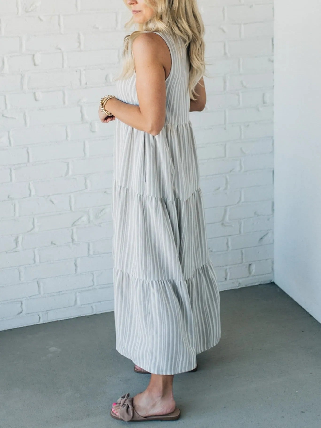 Jessa - Knopf - Front Stufenkleid - Livezo