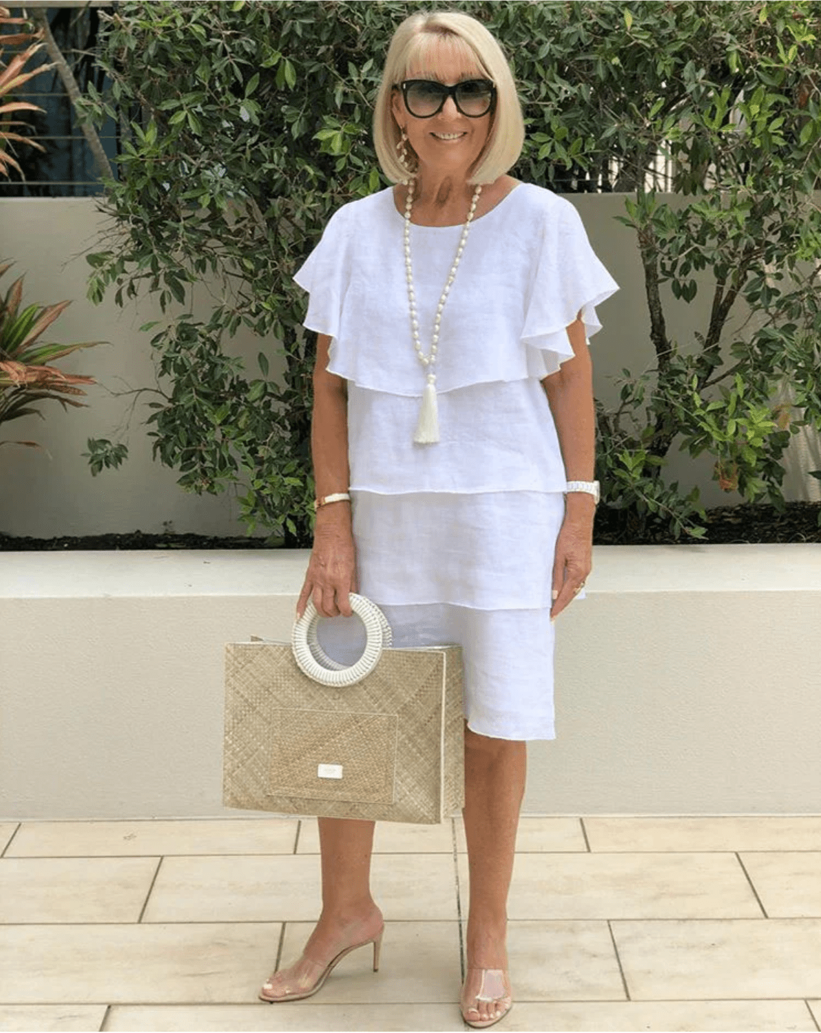 Kurzarm Kleid mit Rüschen - Livezo