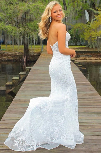 Lace Evening Dress - Eleganz in jeder Naht - Livezo