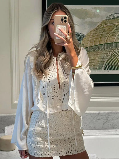 Lässiges Shirt mit Taillenschnürung, Hohlstickerei und Rundhalsausschnitt - Livezo