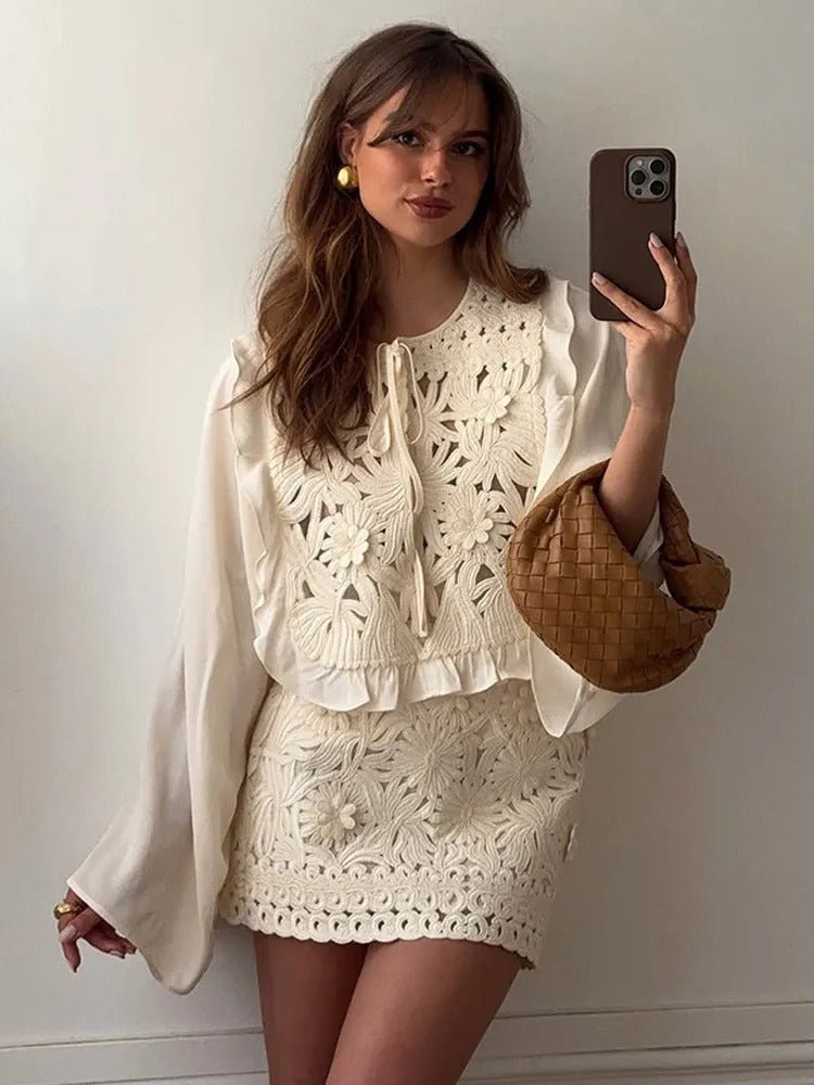 Lässiges Shirt mit Taillenschnürung, Hohlstickerei und Rundhalsausschnitt - Livezo