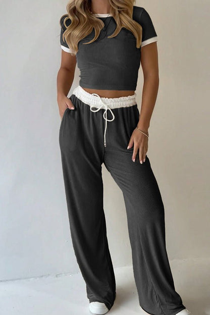 Legeres zweiteiliges Set mit Rundhalsausschnitt und Hose mit elastischem Bund - Livezo