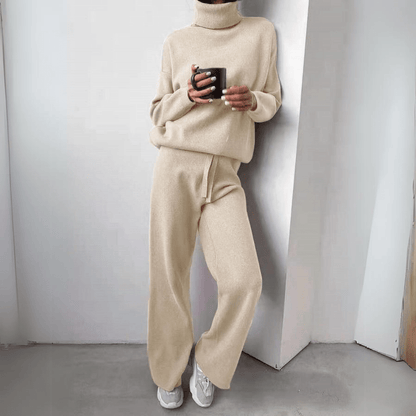 Lia Easy Chic Set - komfortabler Rollkragenpullover und Hosenanzug - Livezo
