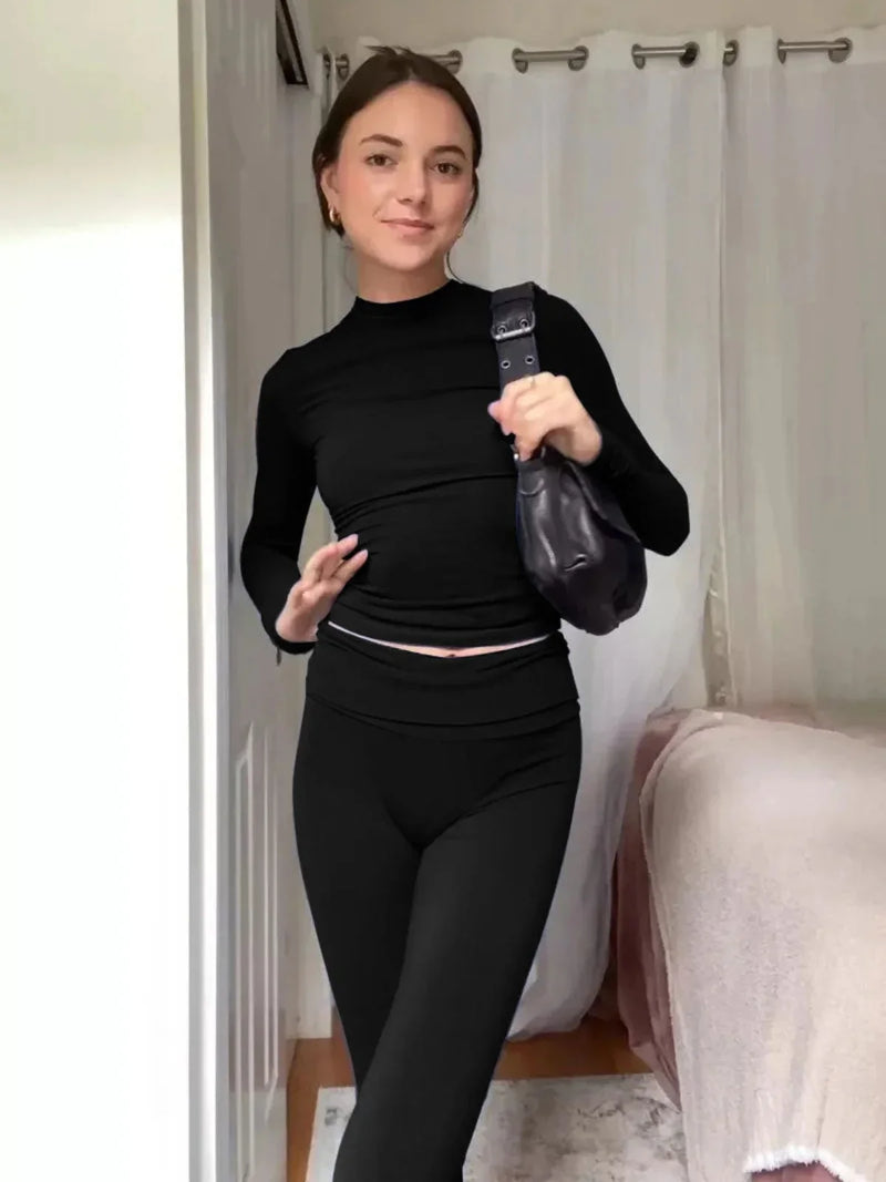 High-Waist-Schlaghosen und Figurbetontes Top – Set