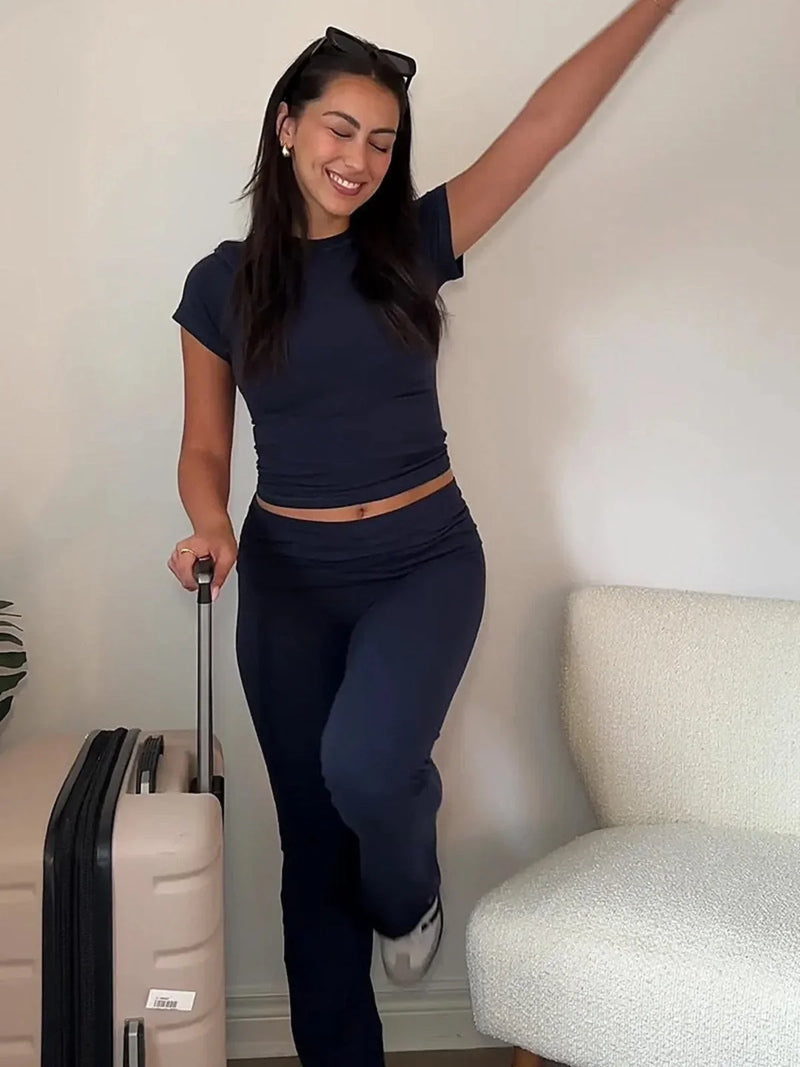 High-Waist-Schlaghosen und Figurbetontes Top – Set