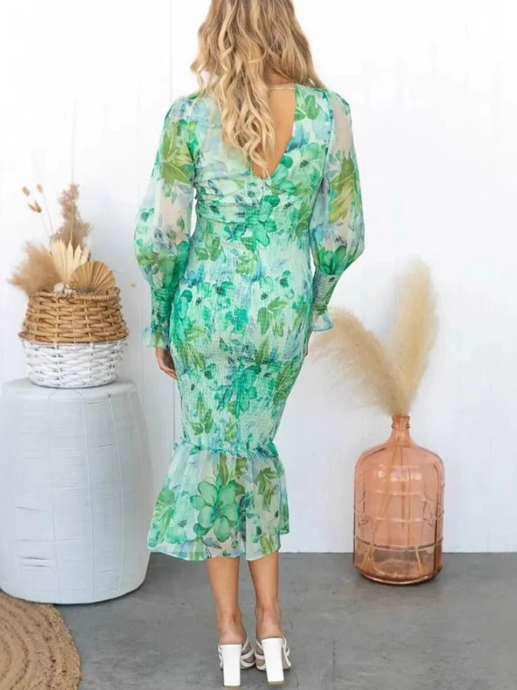 Midi-Kleid mit Blumenmuster und geraffter Taille