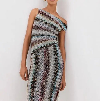 Buntes Maxikleid mit Zickzackmuster, Ein-Schulter-Design und Schlitz