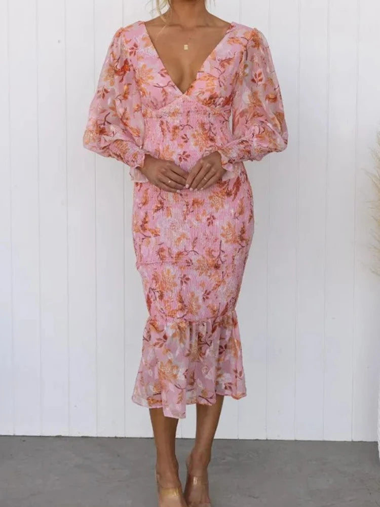 Midi-Kleid mit Blumenmuster und geraffter Taille