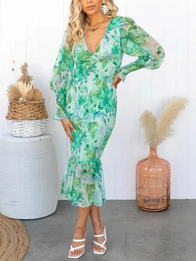 Midi-Kleid mit Blumenmuster und geraffter Taille
