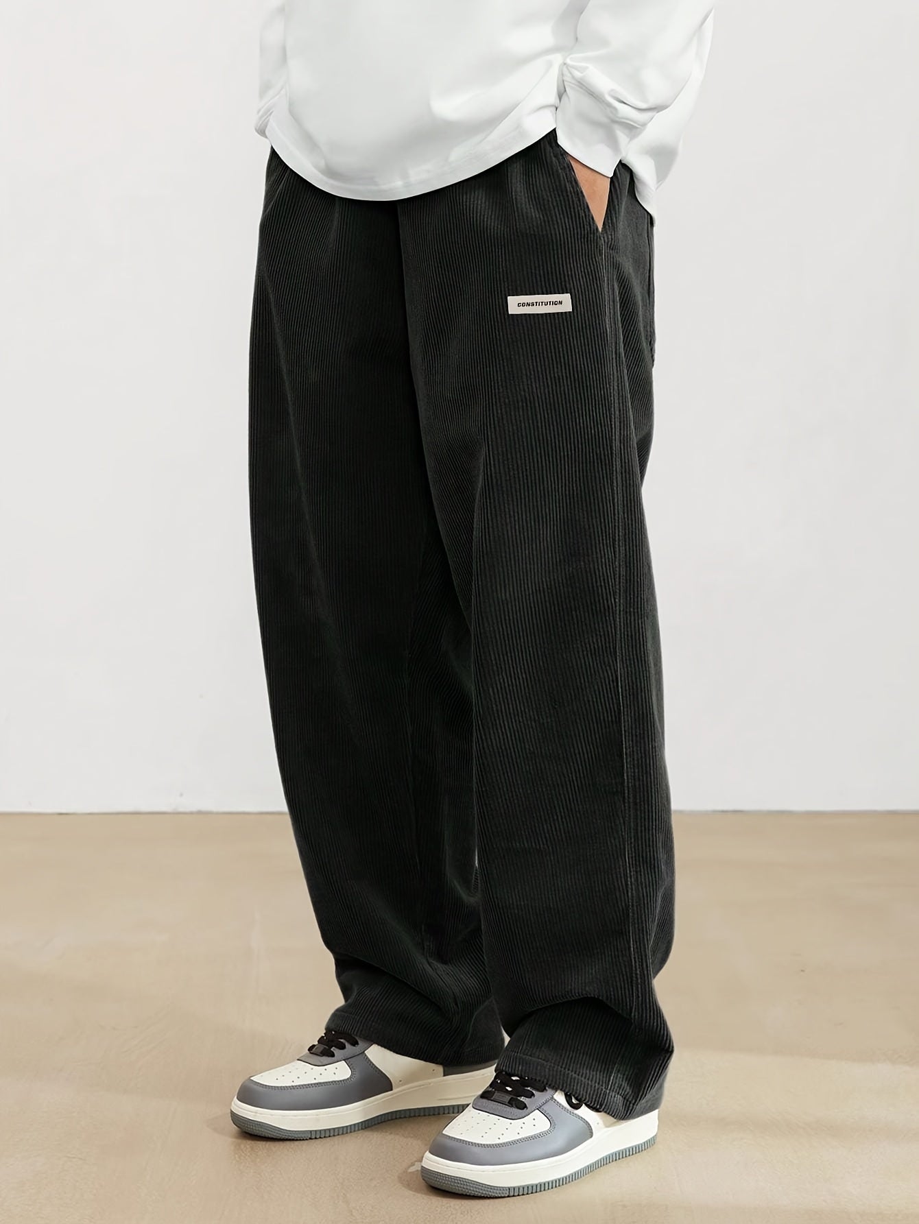 Maximilian - Herren - Cordhose mit Taschen - Stylische Cordhose mit praktischem Komfort - Livezo