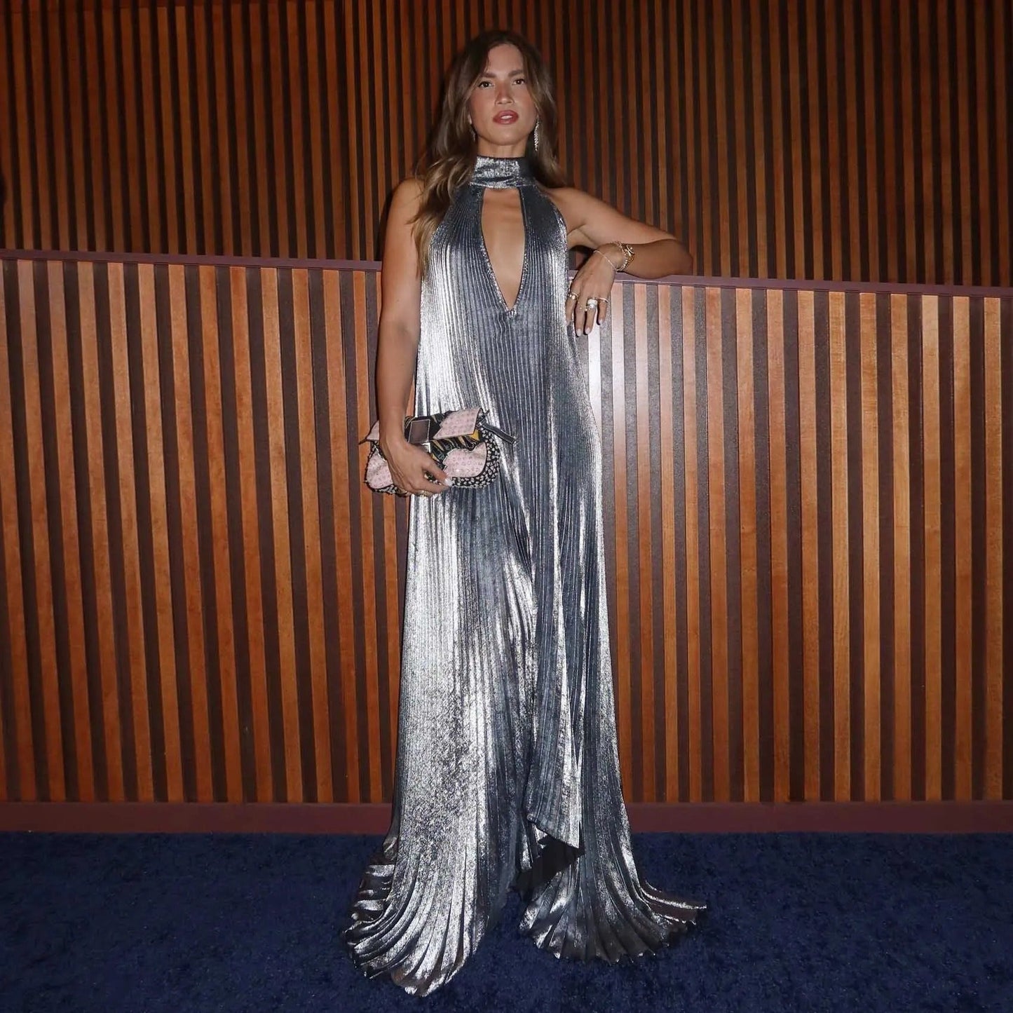 Metallic Faltenrock Maxikleid mit Neckholder und A - Linie für Festliche Partys - Livezo