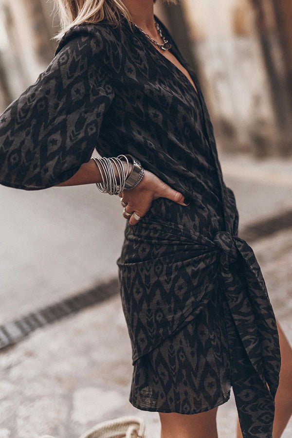 Minikleid aus Baumwoll - Leinen - Mischgewebe mit Knoten - Dekor - Livezo