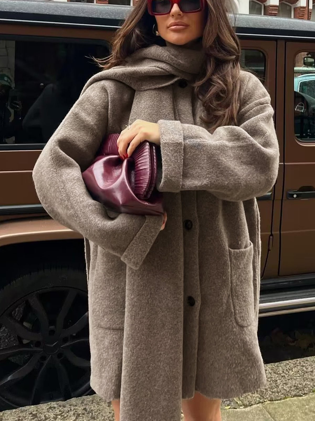 Moderner Mantel mit durchgehender Knopfleiste und passendem Quasten - Schal - Set - Livezo