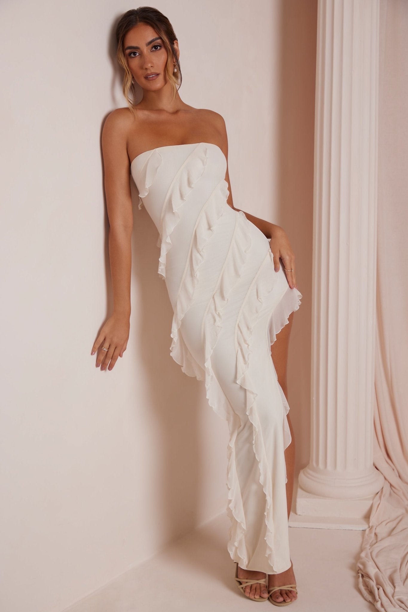 Nevali Maxi Dress - Romantik in jeder Rüsche.✨ - Livezo