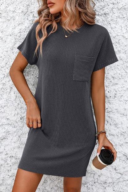 Ribbed Tee Dress - Streifen, Stretch und echter Stil - Livezo