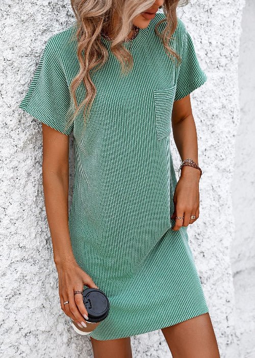 Ribbed Tee Dress - Streifen, Stretch und echter Stil - Livezo