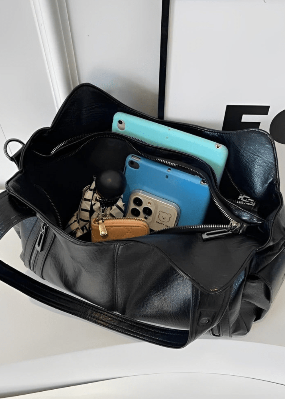 Schlanke Minimalistische Leder - Umhängetasche - Livezo