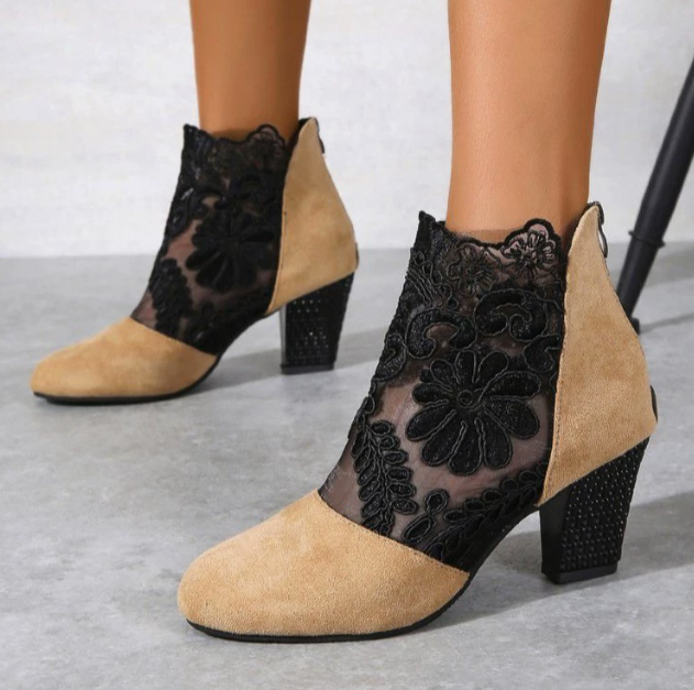 Lace High Heels - Anmutig, stilvoll & zeitlos